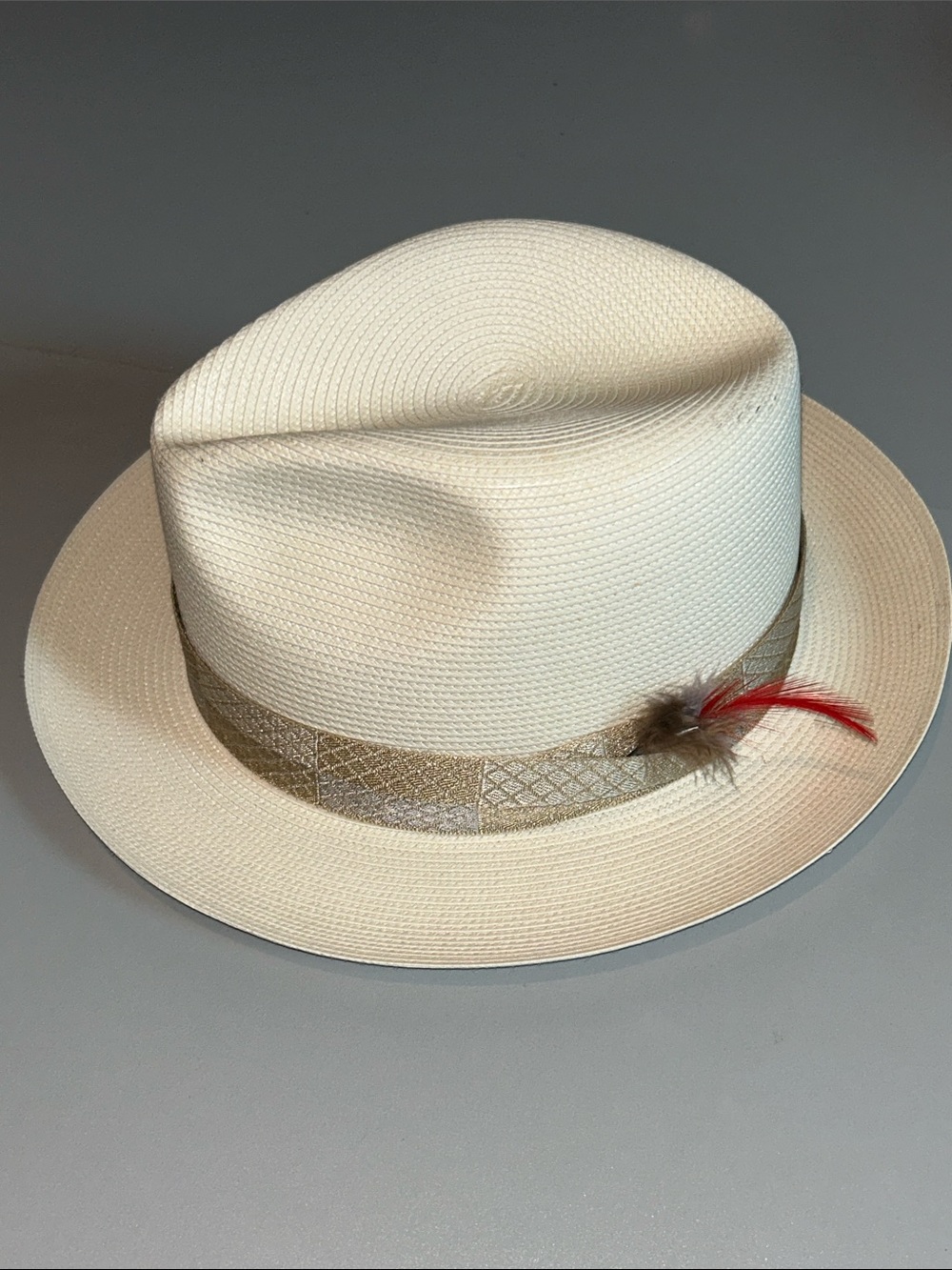 Stetson Addison Ivory Straw Fedora with Tan Band and Red Feather Accent size 7